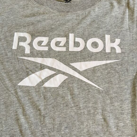 Reebok Women's Logo T-shirt - Size Large - Picture 3 of 7